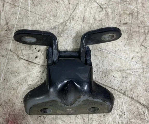 Петля двери задняя левая верхняя для Kia Cerato YD 2016-2020 rest. на фотографиях