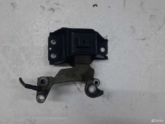 Опора двигателя задняя правая верхняя для Nissan Qashqai J10 2006-2013 на фотографиях