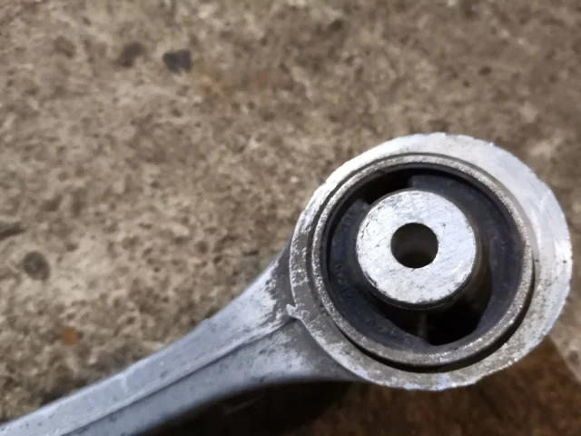 Рычаг передний правый верхний для Mercedes-Benz S class W221 2005-2013 на фотографиях