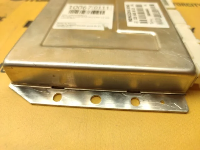 Блок управления пневмоподвеской для Mercedes-Benz S class W220 1998-2005 на фотографиях