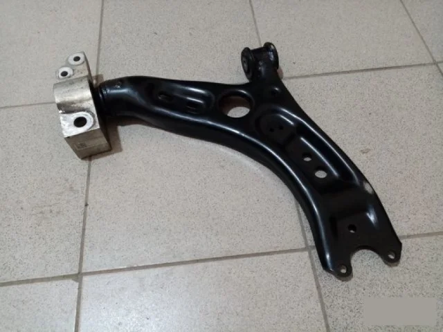 Рычаг передний правый нижний для Volkswagen Tiguan I NF 2006-2017 на фотографиях