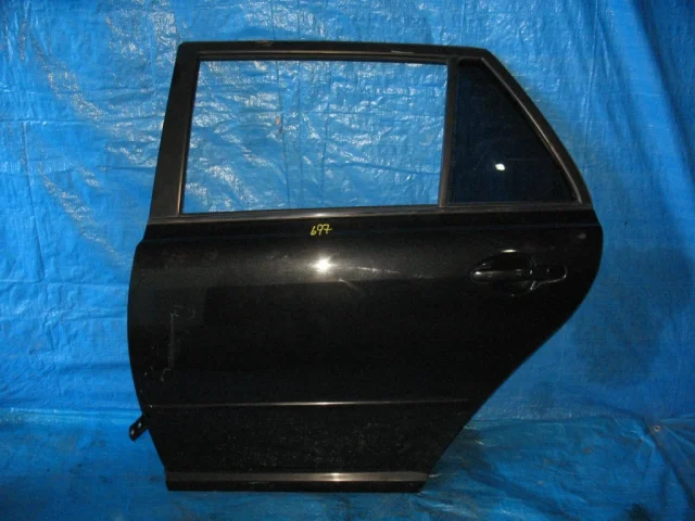 Дверь задняя левая для Toyota Avensis Универсал T250 2003-2008 на фотографиях