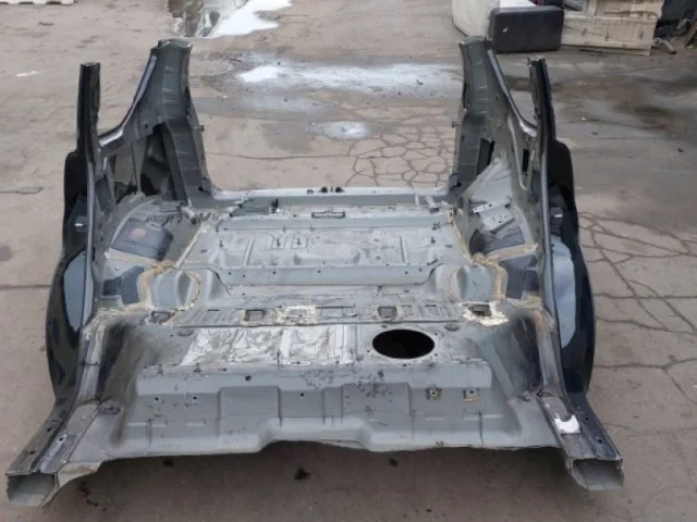 Крылья для Infiniti QX 56 2010-2014 на фотографиях