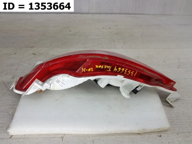 Фонарь правый для Hyundai Tucson NX4 2020+ на фотографиях