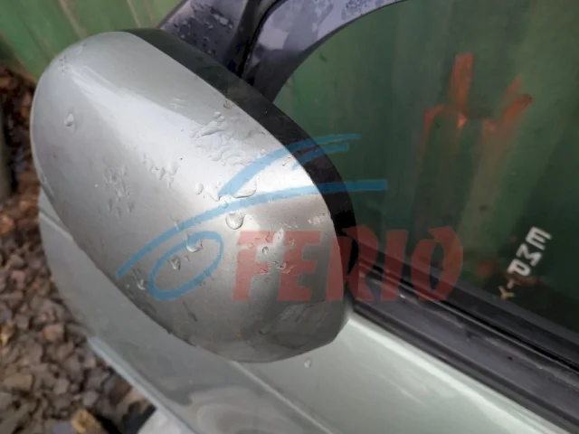 Стекла и зеркала для Toyota Avensis Седан T220 1997-2003 на фотографиях