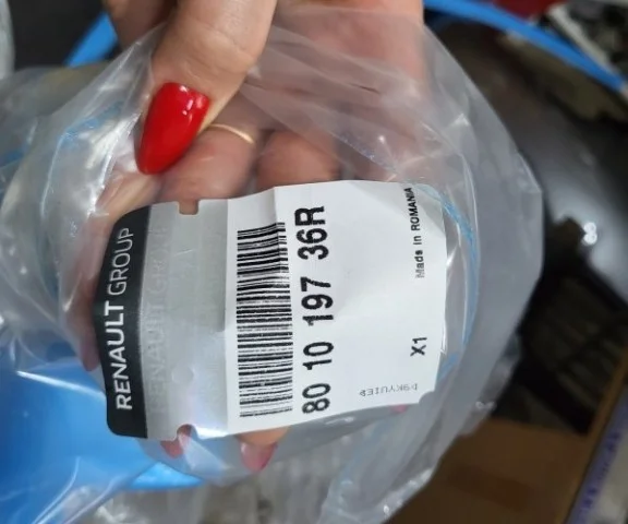 Дверь передняя левая для Renault Duster HM 2020+ на фотографиях