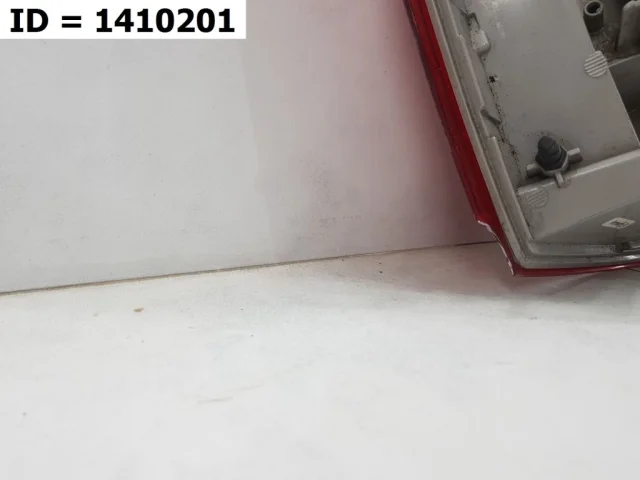 Фонарь левый для Skoda Octavia A7 Tour на фотографиях