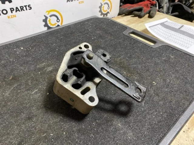 Опора двигателя передняя левая нижняя для Nissan Teana J32 2008-2013 на фотографиях