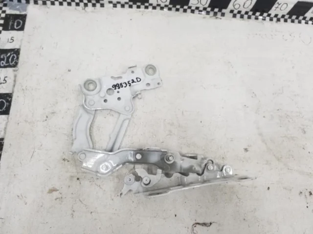 Петля капота левая для BMW 3er G20 2018+ на фотографиях