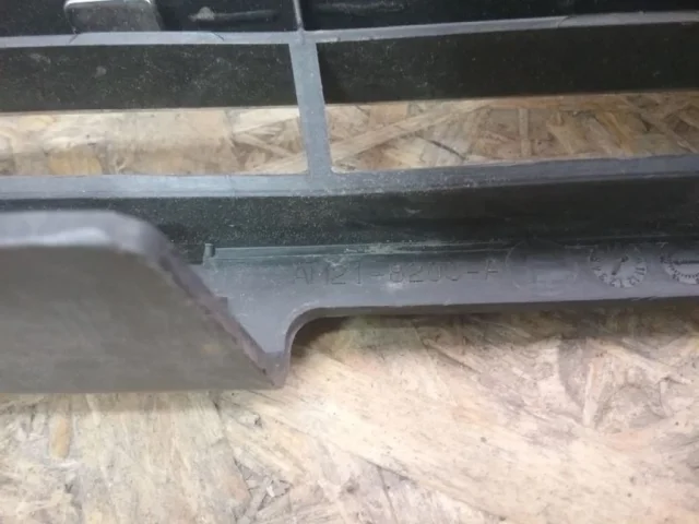 Решетка радиатора для Ford Galaxy CD340 2006-2015 на фотографиях