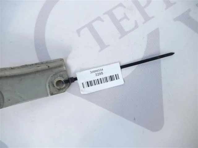 Петля капота левая для Volvo S40 VS 1995-2004 на фотографиях