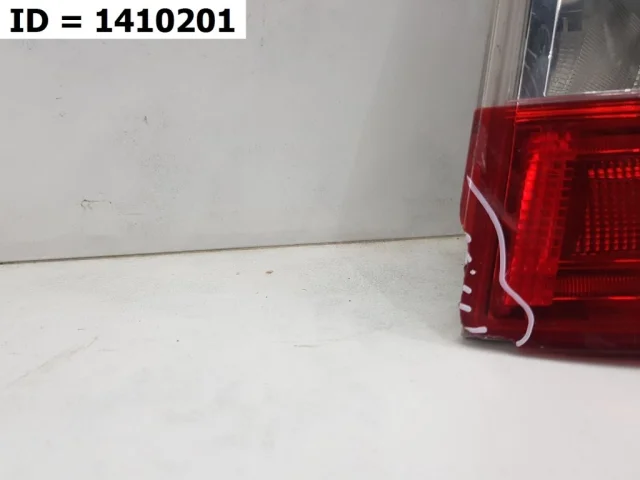 Фонарь левый для Skoda Octavia A7 Tour на фотографиях