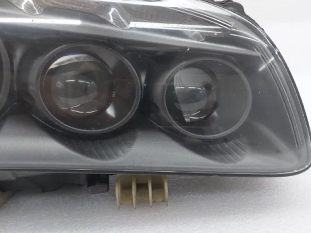 Фара правая для Infiniti QX 80 2013-2022 на фотографиях