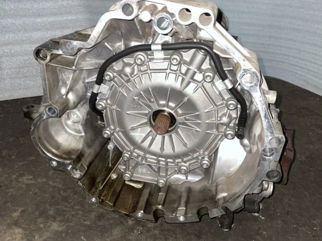 Мотор стеклоочистителя для Audi A4 B6 Кабриолет 2000-2004 на фотографиях