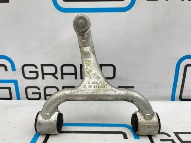 Рычаг передний левый верхний для Mercedes-Benz M class W163 1998-2005 на фотографиях