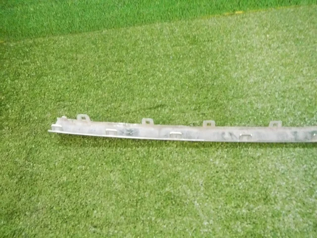 Молдинг заднего бампера для Volkswagen Touareg III (CR) 2018+ на фотографиях