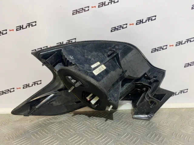 Фонарь внешний левый для Citroen DS4 2011-2016 на фотографиях