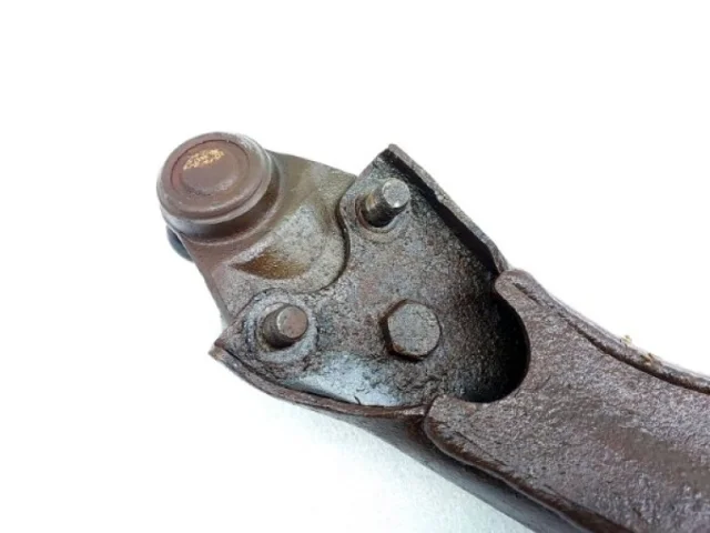 Рычаг передний левый нижний для Toyota Avensis Седан T250 2003-2008 на фотографиях