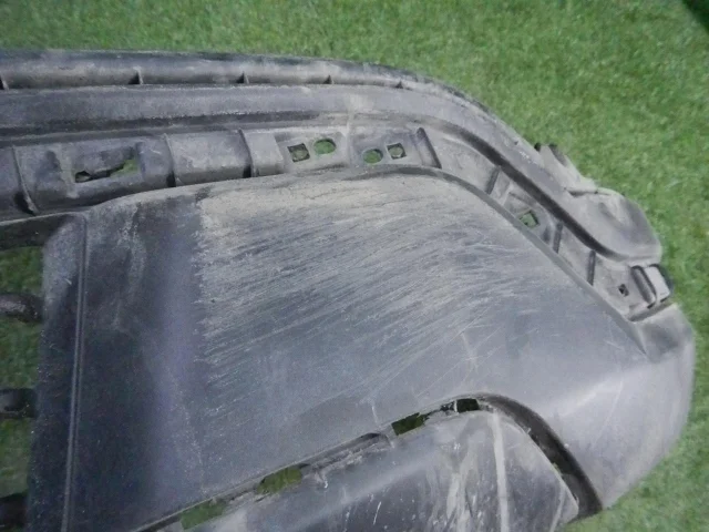 Решетка переднего бампера для Ford Explorer U502 rest 2014-2019 на фотографиях