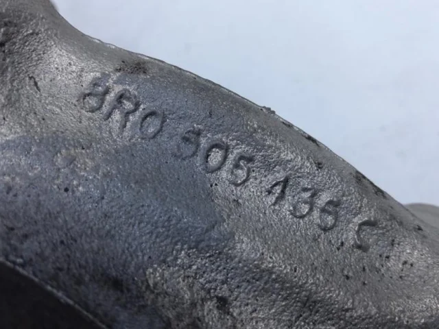 Цапфа задняя левая для Audi A6 C7 2010-2018 на фотографиях