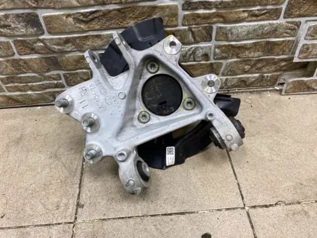 Кулак задний правый для Hyundai Tucson NX4 2020+ на фотографиях