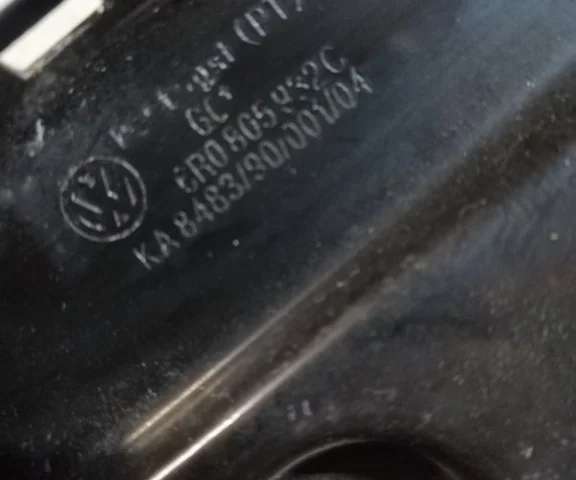 Кронштейн правой фары верхний для Volkswagen Polo V (6C) Седан 2015-2020 на фотографиях