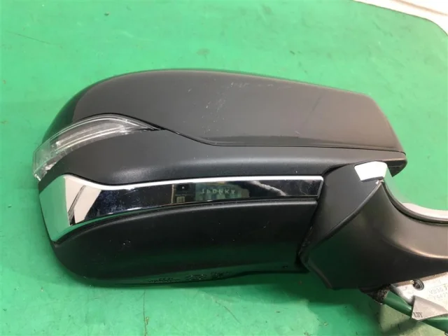 Зеркало заднего вида (в салоне) для Subaru Legacy BN 2017+ на фотографиях