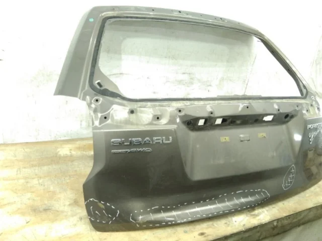 Крышка багажника для Subaru Forester SJ rest 2016-2019 на фотографиях