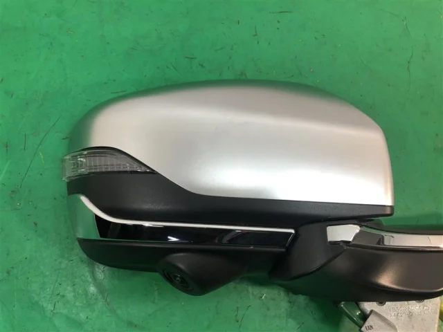 Зеркало заднего вида (в салоне) для Subaru Legacy BN 2017+ на фотографиях