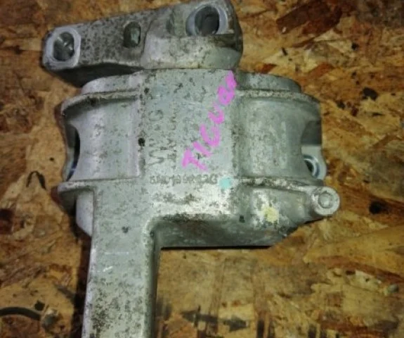 Опора двигателя задняя левая нижняя для Volkswagen Tiguan I NF 2006-2017 на фотографиях