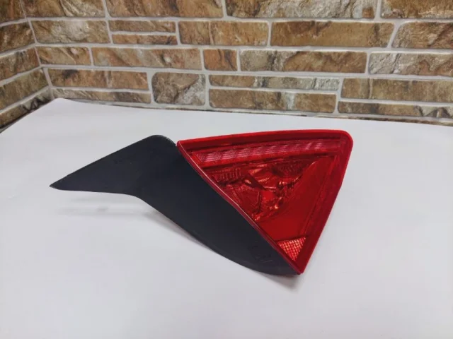 Фонарь внутренний левый для Audi A7 4G 2010-2014 на фотографиях