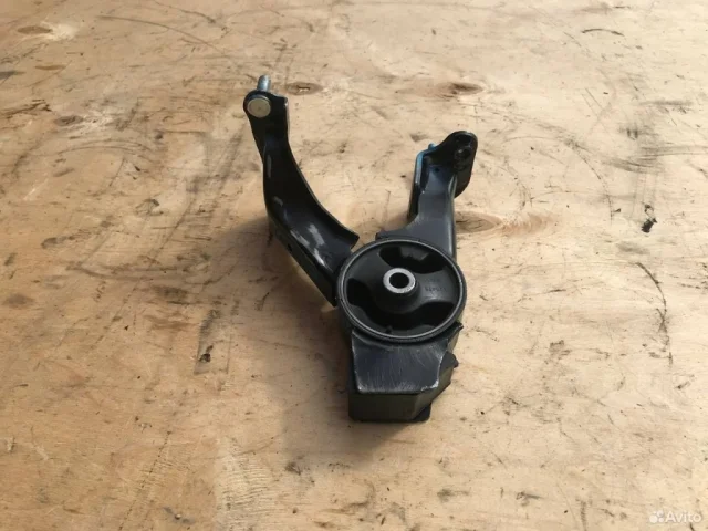 Подушка двигателя задняя левая нижняя для Toyota Avensis Седан T250 2003-2008 на фотографиях