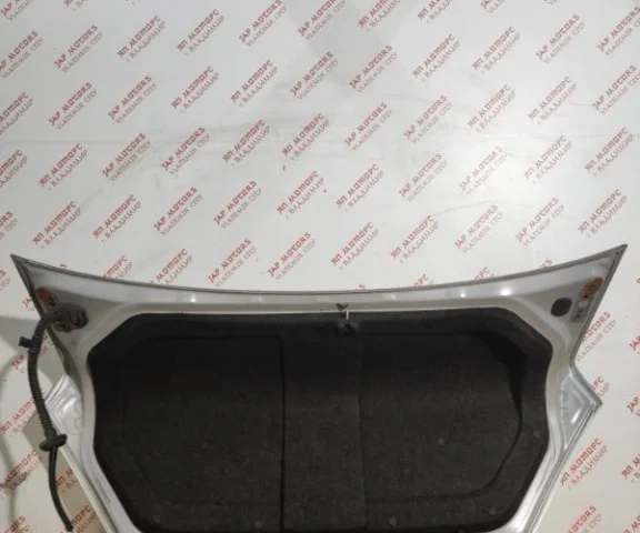 Крышка багажника для Nissan Teana J31 2003-2007 на фотографиях