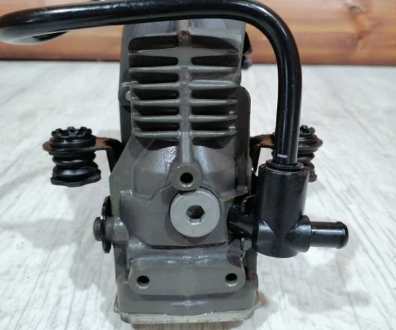 Компрессор пневмоподвески задний для Mercedes-Benz S class W222 2013-2017 на фотографиях