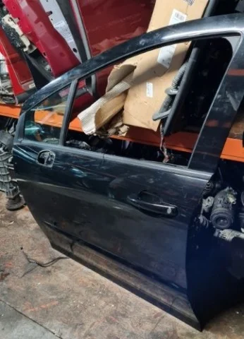 Накладка на дверь передняя левая для Peugeot 308 T7 Хэтчбек 2007-2014 на фотографиях