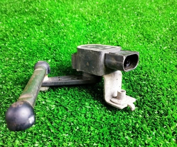 Датчик дорожного просвета задний для BMW X5 Е70 2006-2013 на фотографиях