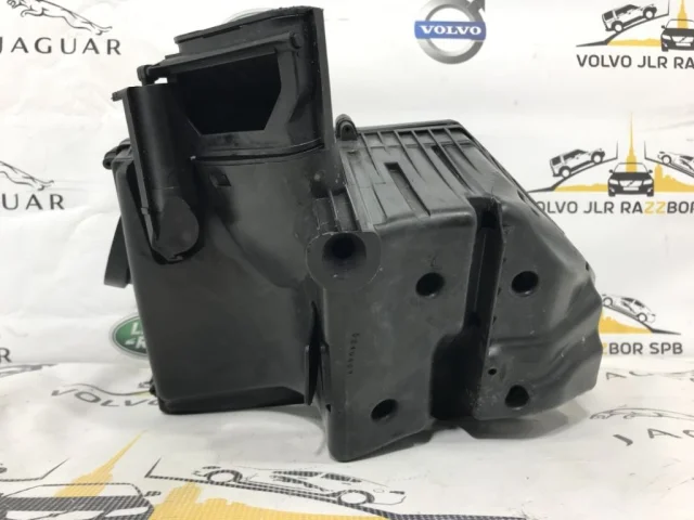 Воздушный фильтр для Volvo XC60 Y20 2008-2017 на фотографиях