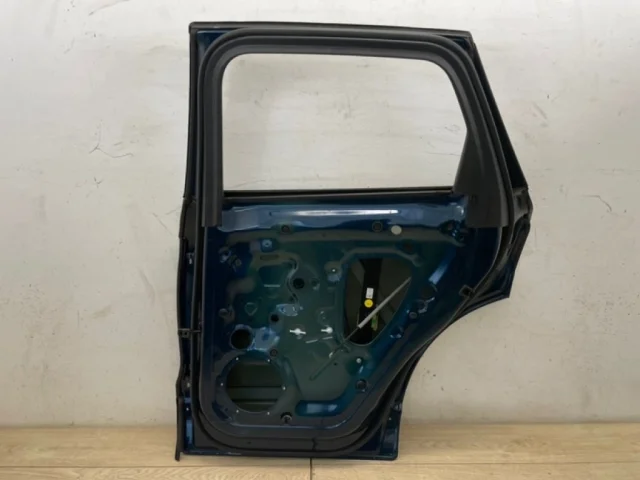 Дверь задняя правая для Volkswagen Touareg III (CR) 2018+ на фотографиях