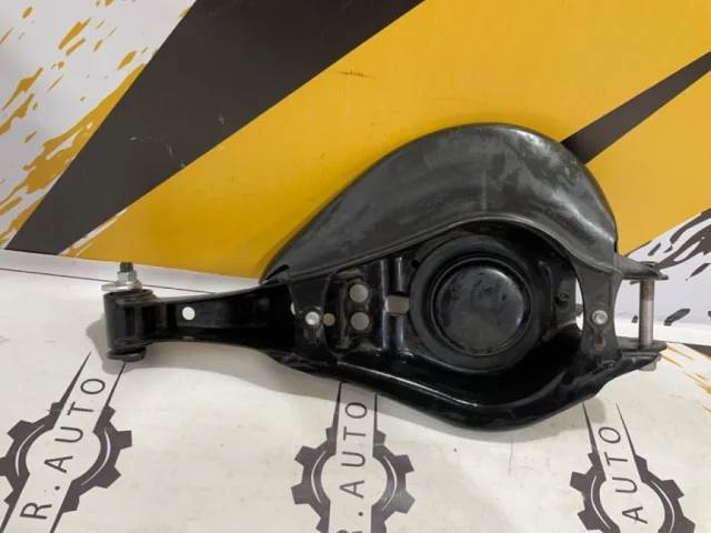 Рычаг продольный задний левый для Lexus RX GGL10,15,16W, GYL10,15,16W (JDM) 2009-2014 на фотографиях