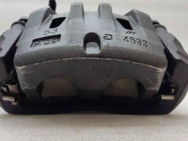 Суппорт передний правый для Lexus RX GGL10,15,16W, GYL10,15,16W (JDM) 2009-2014 на фотографиях