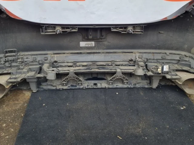 Бампер задний для Mercedes-Benz C class C205 2014-2020 на фотографиях