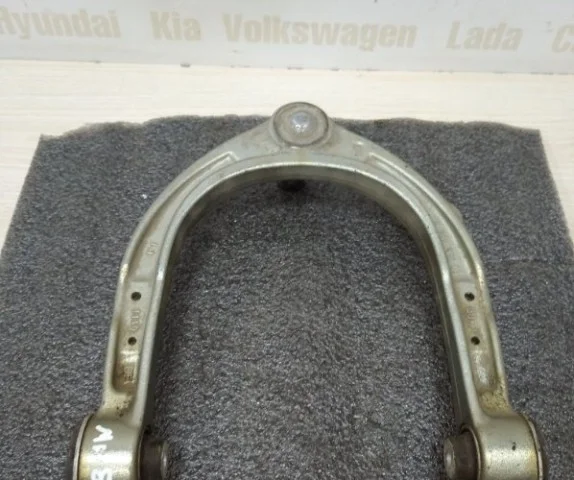 Рычаг передний правый верхний для BMW 5er G30 2016-2023 на фотографиях