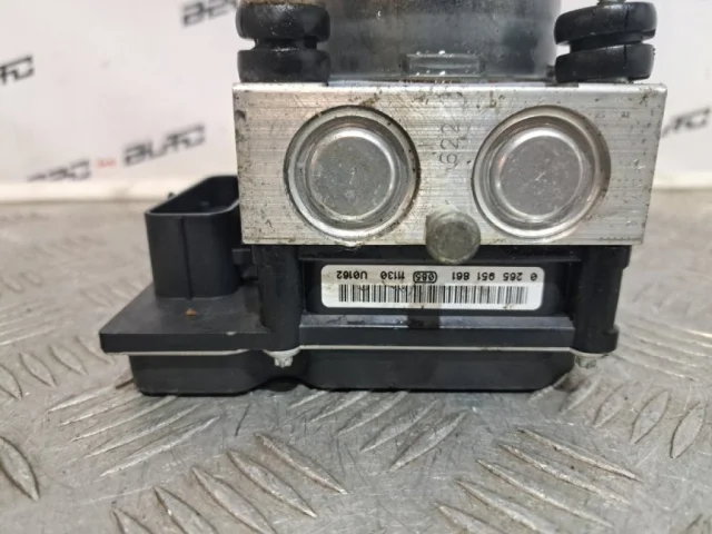 Блок ABS для Citroen C4 Седан 2010-2016 на фотографиях