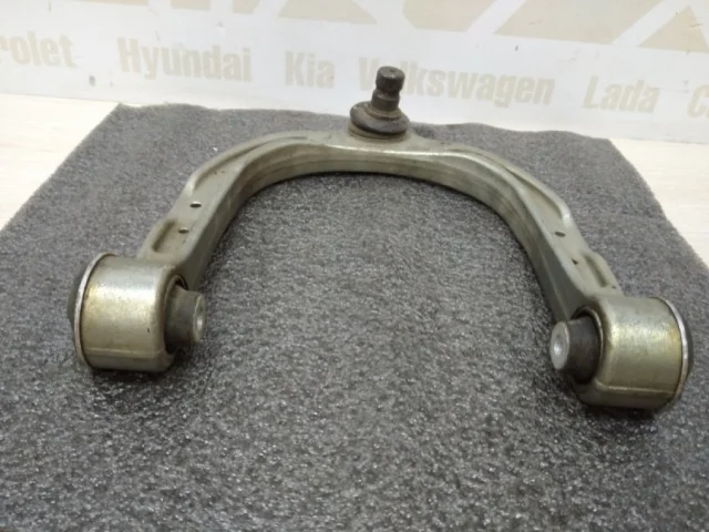 Рычаг передний правый верхний для BMW 5er G30 2016-2023 на фотографиях