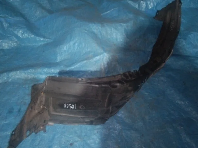 Крылья для Toyota Avensis Универсал T270 2008-2018 на фотографиях