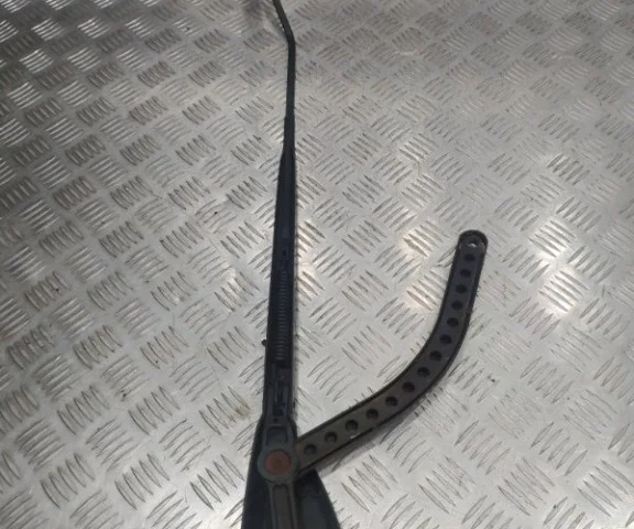 Поводок лобового стеклоочистителя правый для Renault Scenic JM rest 2006-2009 на фотографиях