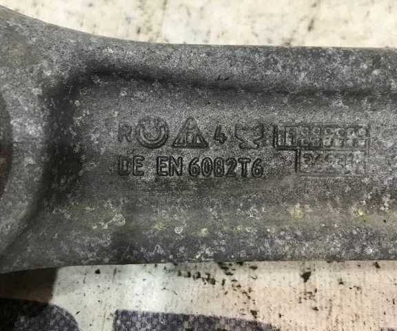 Рычаг передний левый верхний для BMW 5er Ф10 2010-2013 на фотографиях