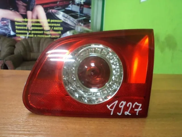 Фонарь внутренний левый для Volkswagen Passat Variant (B6, Typ 3C) 2004-2010 на фотографиях