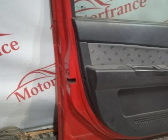 Накладка на дверь передняя левая для Hyundai Getz 2002-2011 на фотографиях