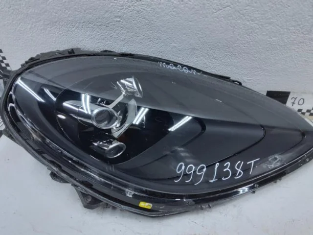 Фара правая для Porsche Macan 95B 2014-2023 на фотографиях